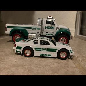 Hess 2011 truck and race car set